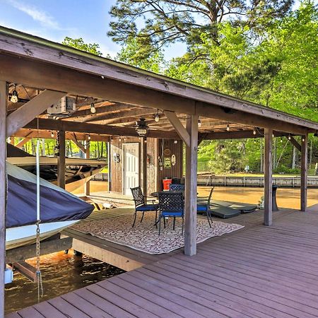 Vila Chic Lake Sinclair Retreat With Dock And Hot Tub! Resseaus Crossroads Exteriér fotografie